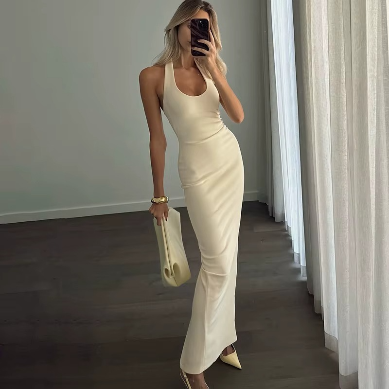 Solidna, dopasowana, elegancka sukienka wieczorowa